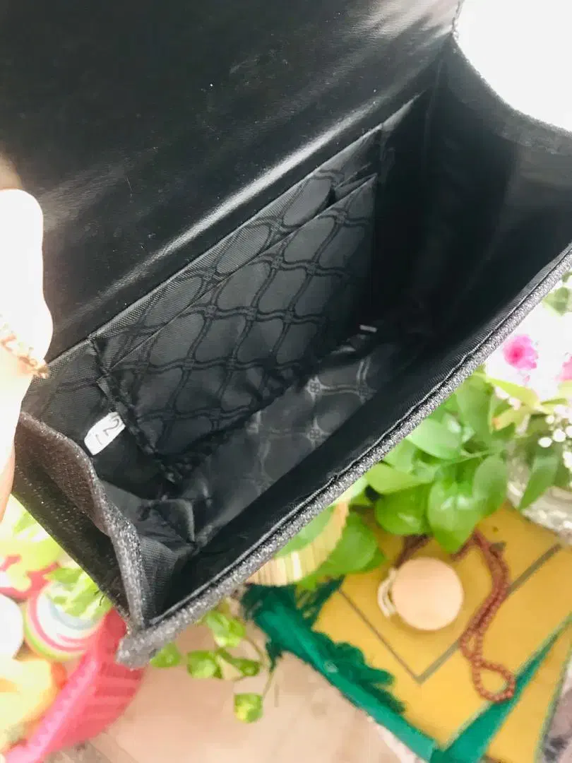 کیف مجلسی|کیف، کفش، کمربند|رشت, جهاد|دیوار