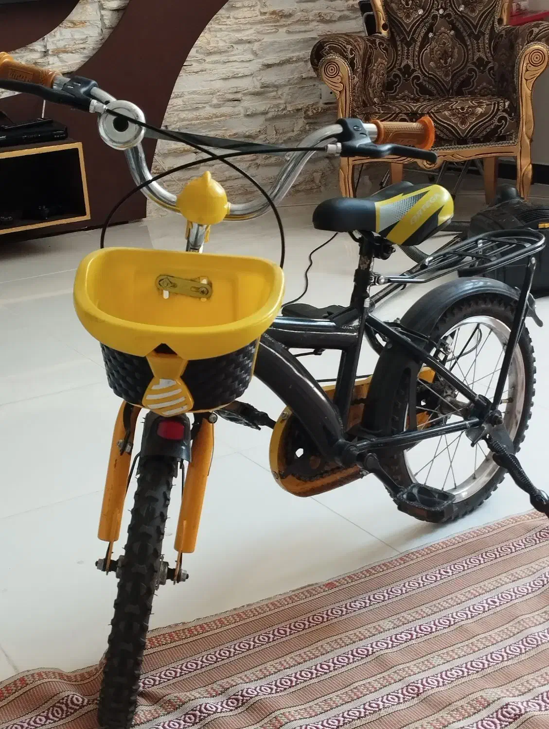 دوچرخه ۱۶|دوچرخه، اسکیت، اسکوتر|صدرا-فارس, فاز ۱|دیوار