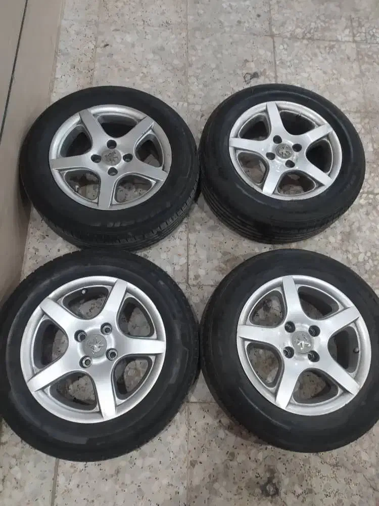 رینگ و لاستیک نو|قطعات یدکی و لوازم جانبی|کرج, باغستان|دیوار