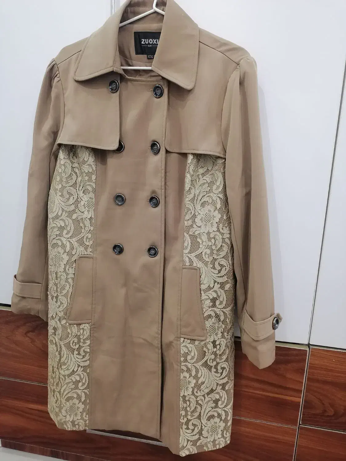 بارانی خارجی وشیک وسالم|لباس|رشت, دیانتی|دیوار