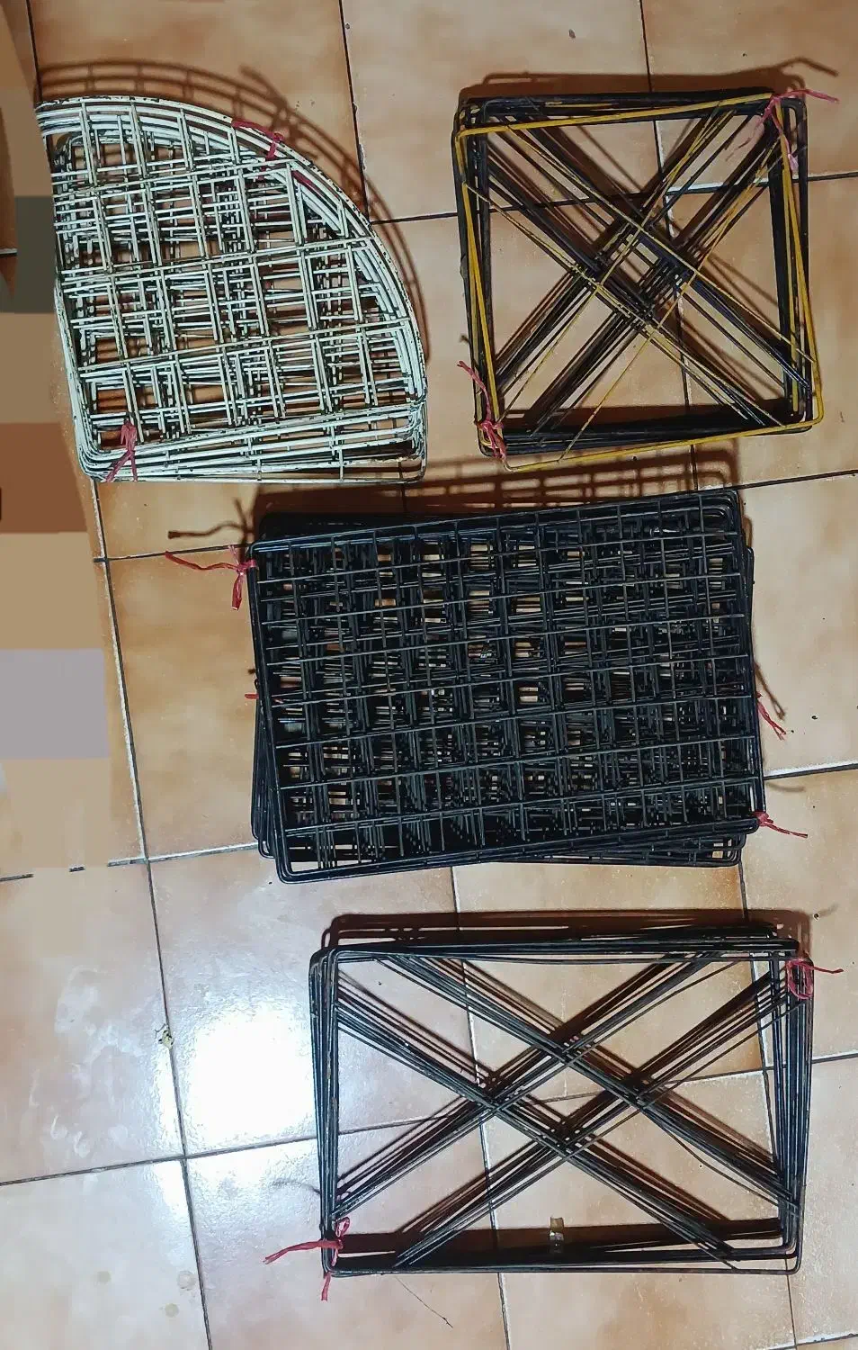 قفسه مشبک فلزی|کتابخانه، شلف، قفسههای دیواری|تهران, شهرآرا|دیوار