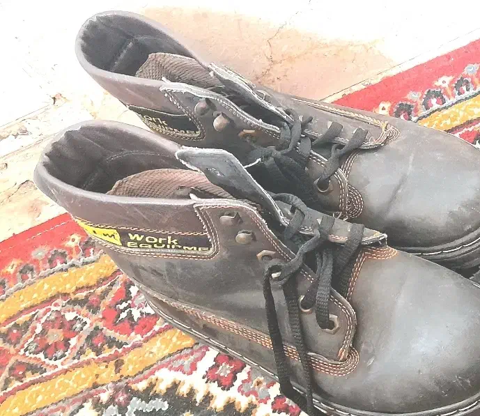 پوتین دست دوم فروشی با قیمت مناسب|کیف، کفش، کمربند|آباده, |دیوار