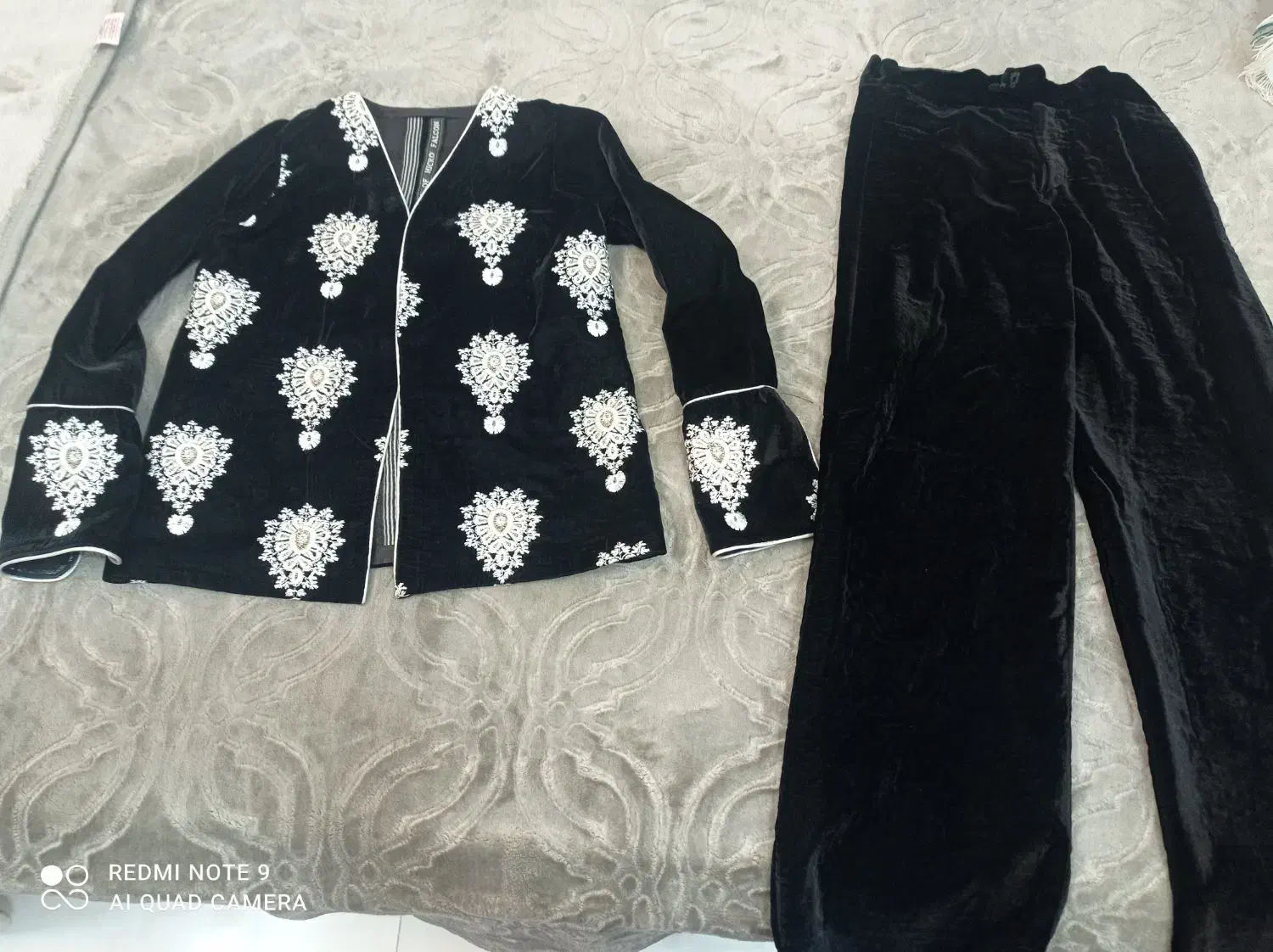 کت و شلوار مخمل دخترونه در حد نو|لباس|گلبهار, شهر جدید گلبهار|دیوار