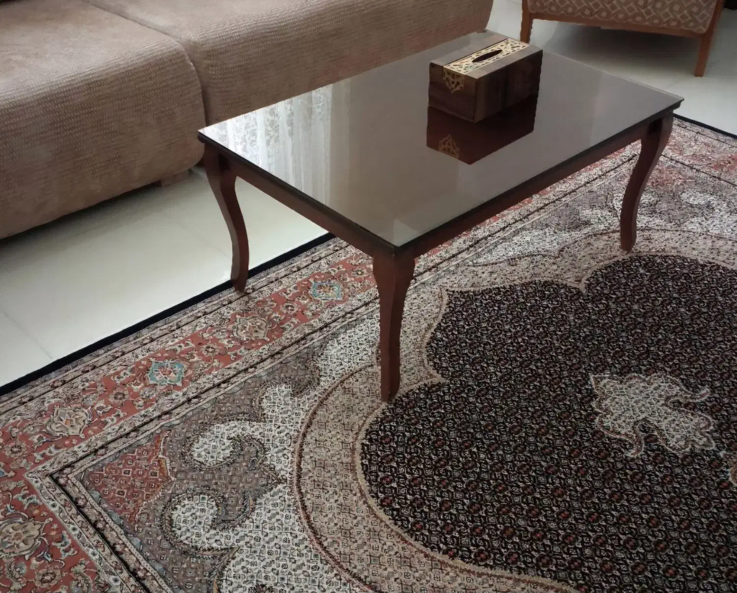 یک دست مبلمان ۷ نفره چوب راش با جلو مبلی|مبلمان خانگی و میز عسلی|هشتگرد, شهرک مهستان ۱|دیوار