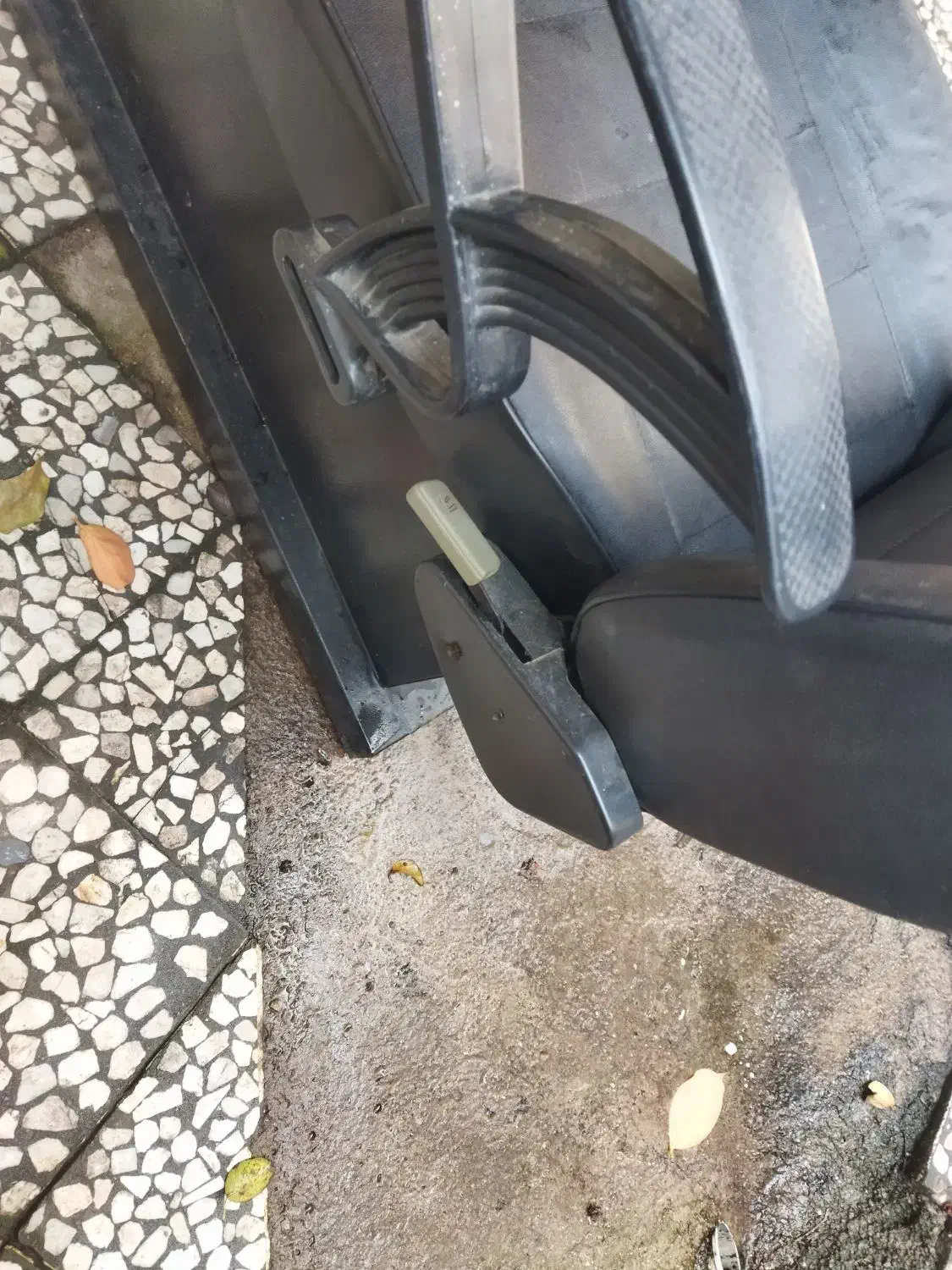 صندلی آرایشگاه زنانه|آرایشگاه و سالن‌های زیبایی|لاهیجان, آهندان|دیوار