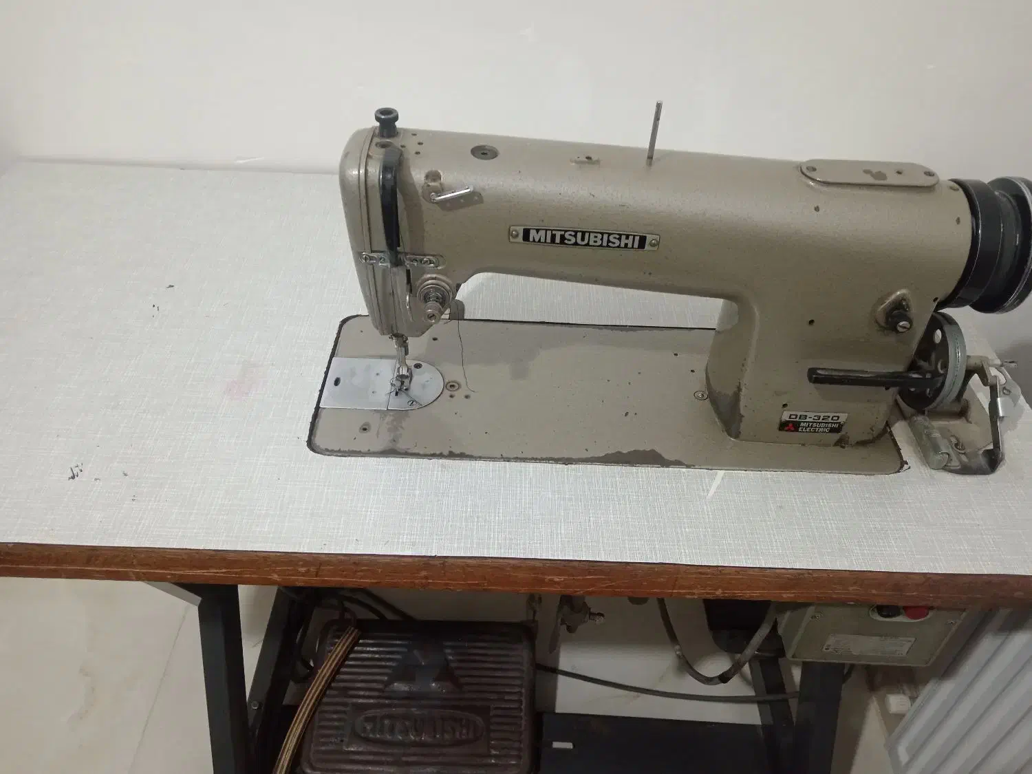 چرخ خیاطی|چرخ خیاطی و ریسندگی|برخوار, |دیوار