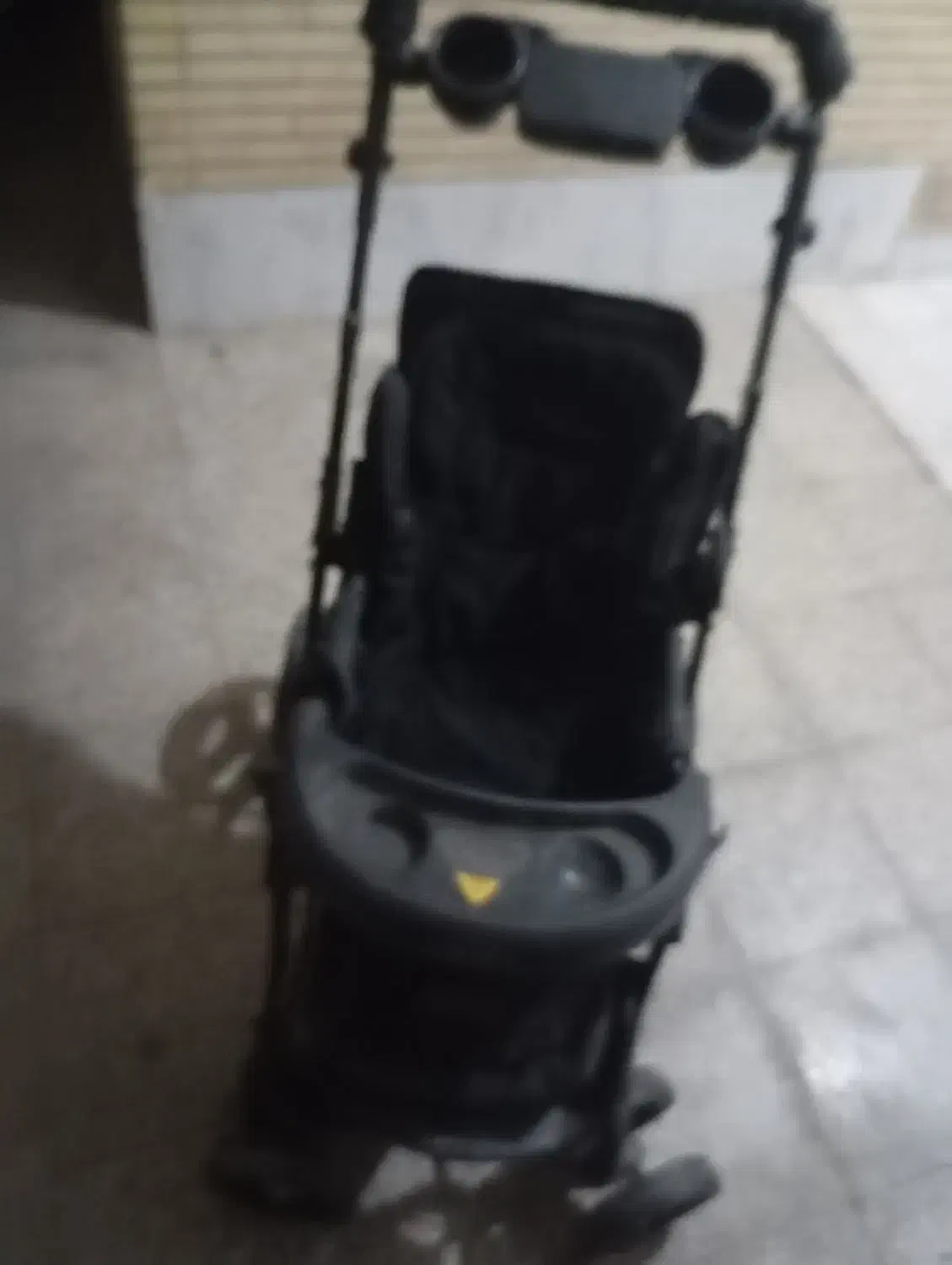 کالسکه بچه سالم|کالسکه و لوازم جانبی|شاهین‌شهر, شهرک گلدیس|دیوار