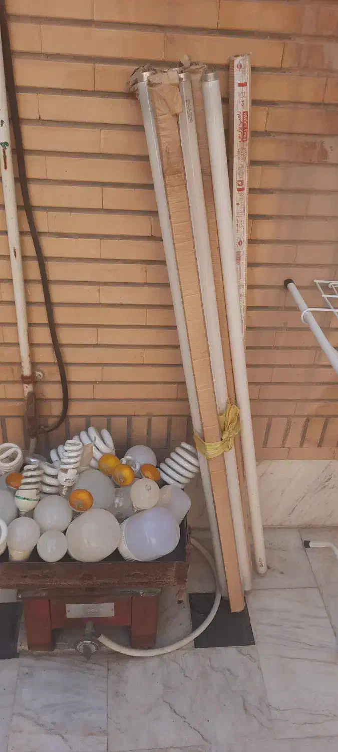 لامپ سوخته LED و کممصرف و مهتابی|لامپ و چراغ|قم, شهرک قدس|دیوار