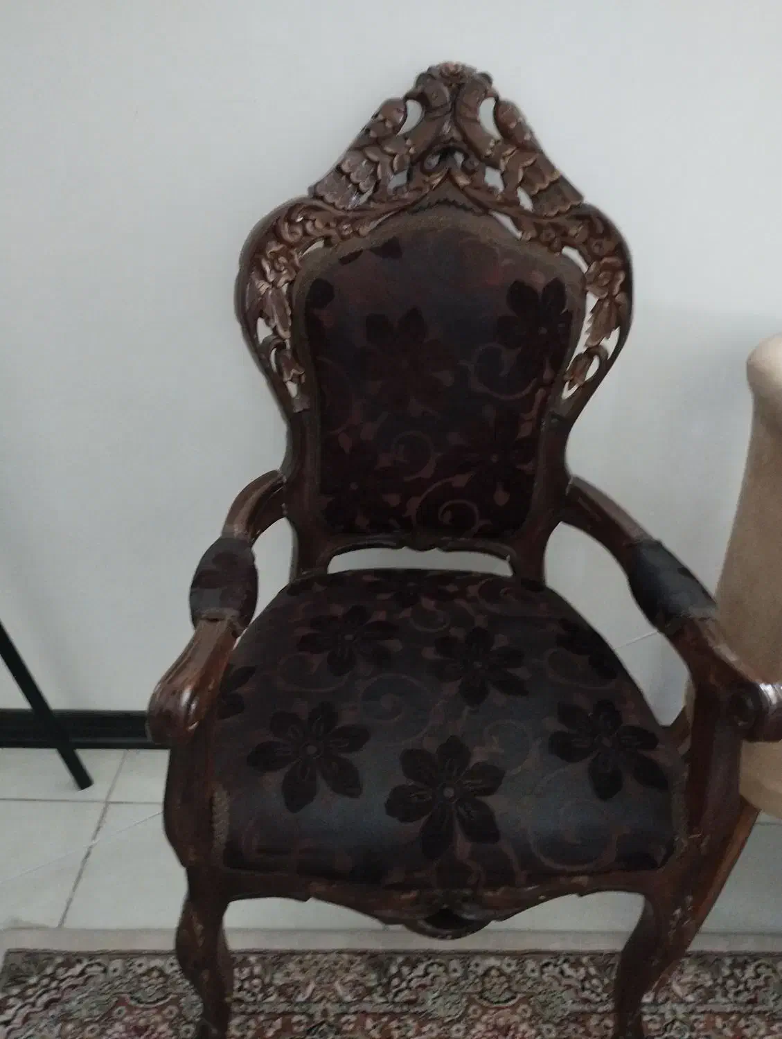 میل چوب گردو نه نفره|مبلمان خانگی و میز عسلی|شیراز, گلستان|دیوار