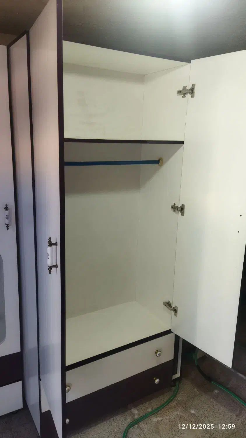 کمد رختخواب و لباس و ویترین مخصوص اتاق کودک|اسباب و اثاث بچه|فولادشهر, B2|دیوار