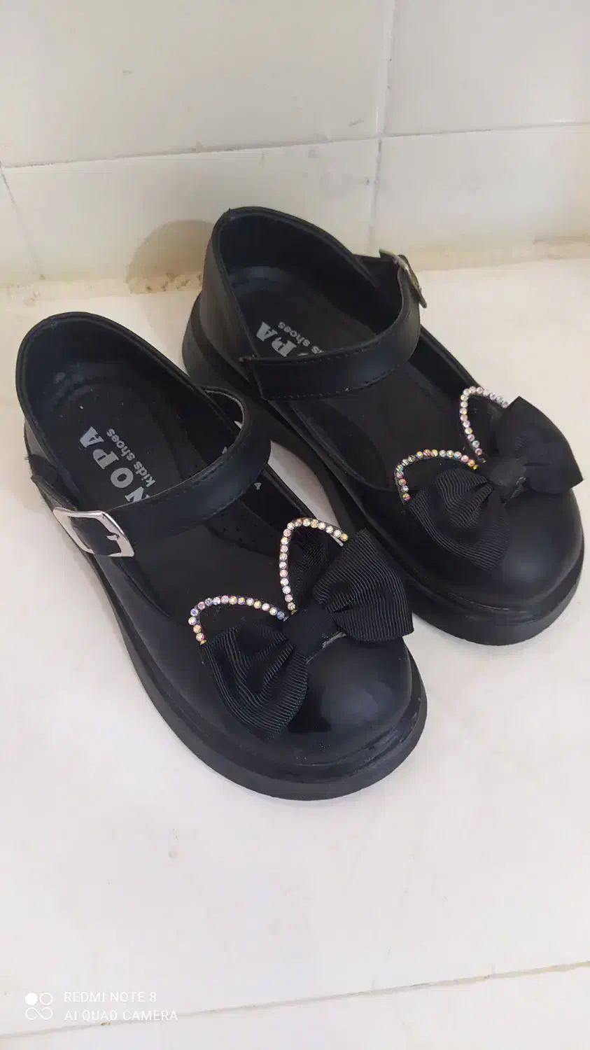 کفش بچگانه|کفش و لباس بچه|کبودرآهنگ, |دیوار