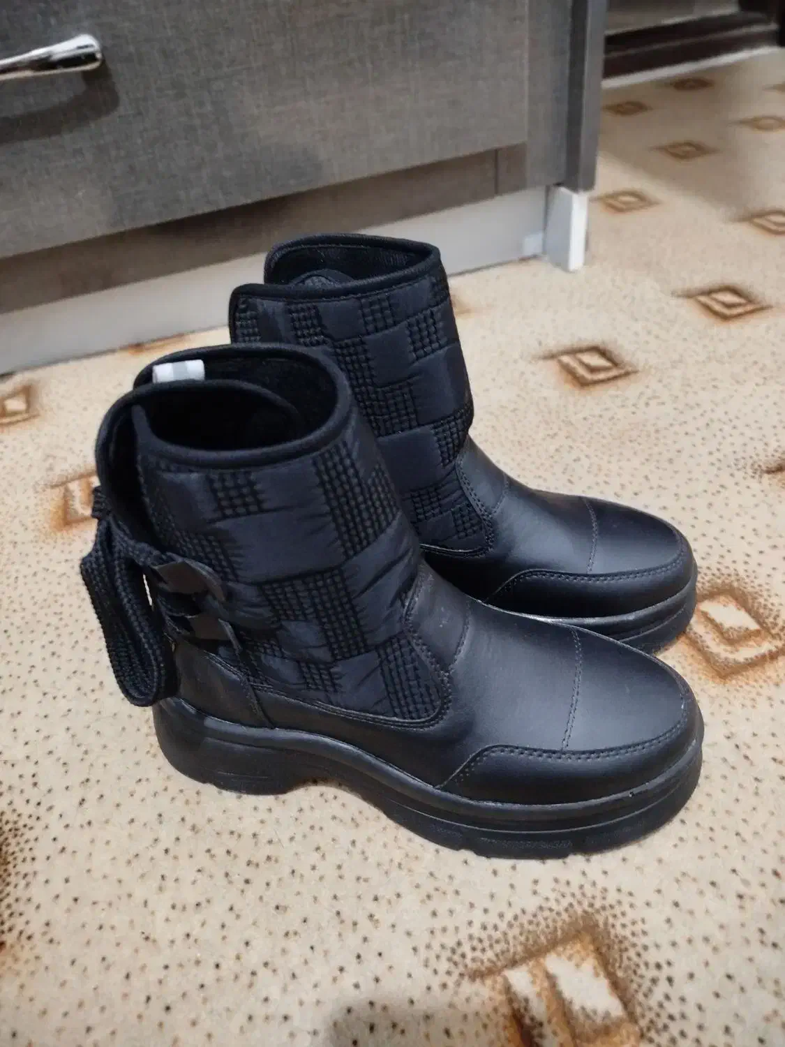 نیم بوت نو|کیف، کفش، کمربند|تربت جام, شهرک معلم|دیوار