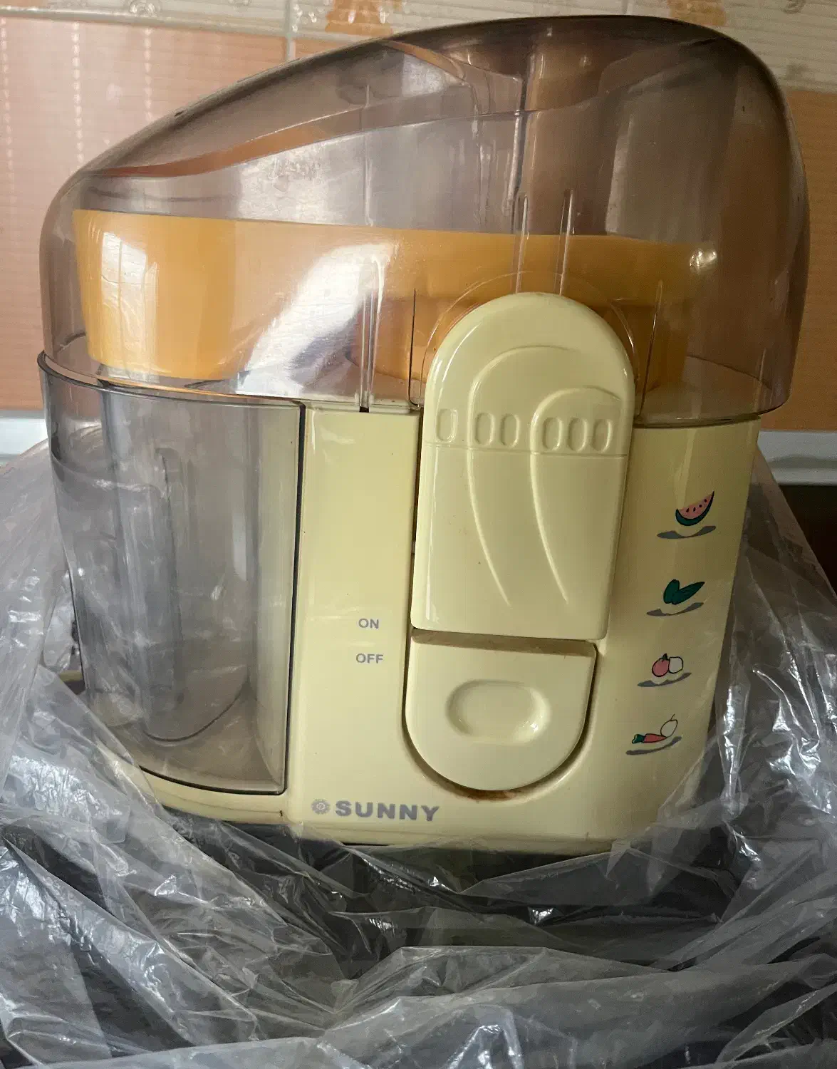 آب میوه گیری مارک SUNY|آبمیوه‌گیر و آب‌مرکبات‌گیر|گرگان, |دیوار