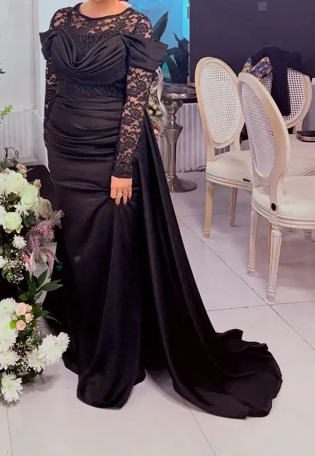 لباس مجلسی|لباس|فردیس, فردیس|دیوار