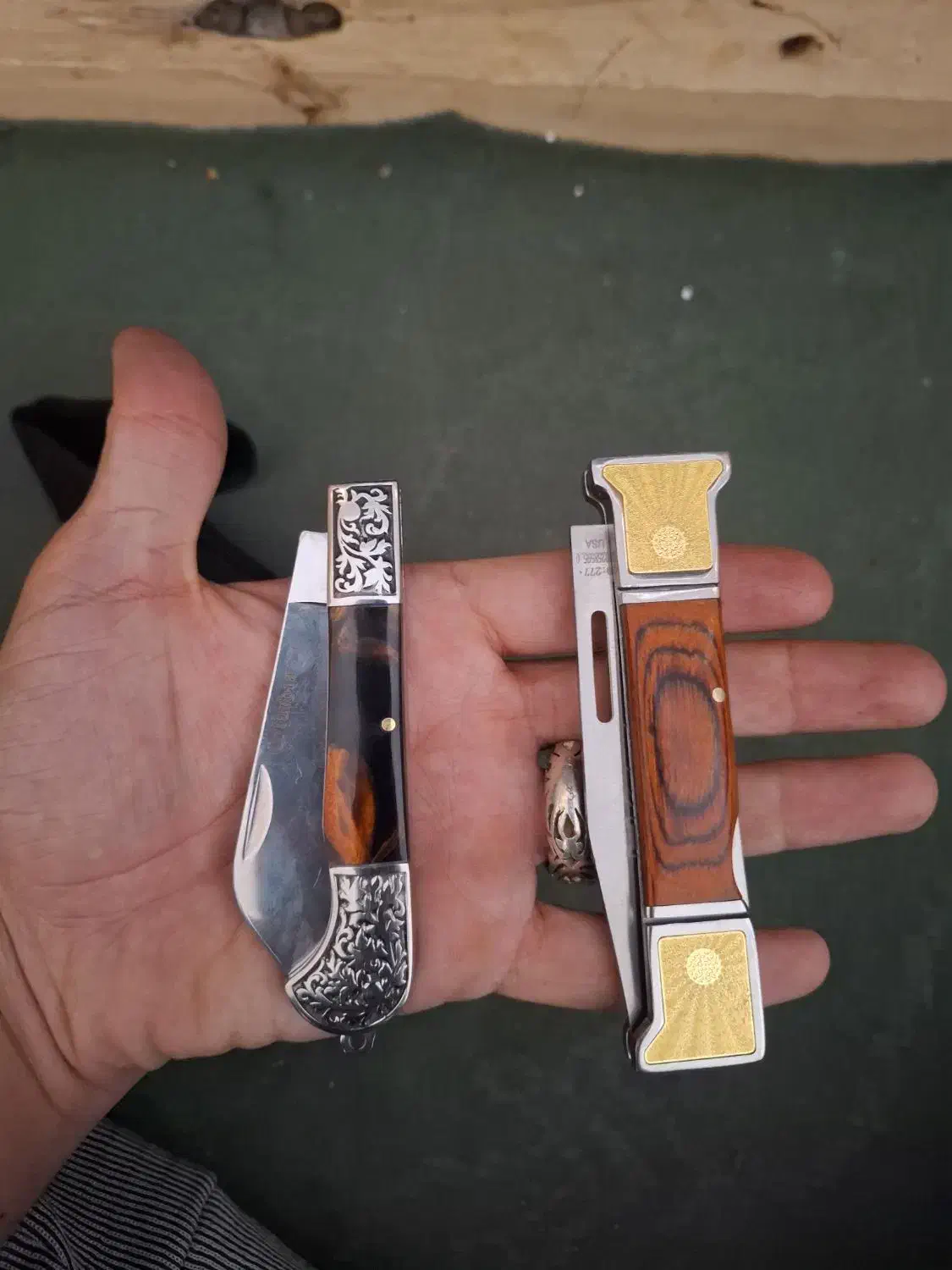 دو عدد چاقو کلمبیا|کلکسیون اشیاء عتیقه|تربتحیدریه, میدان مرکزی|دیوار