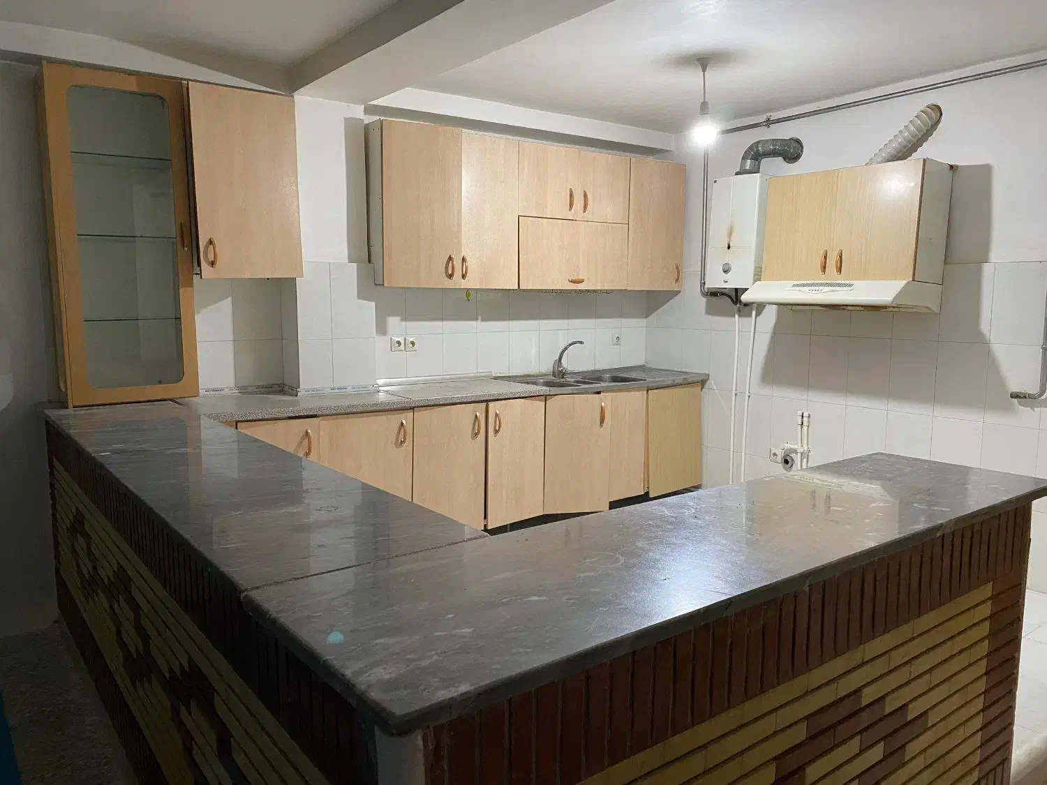 آپارتمانی دوخواب|اجارهٔ آپارتمان|آشخانه, |دیوار