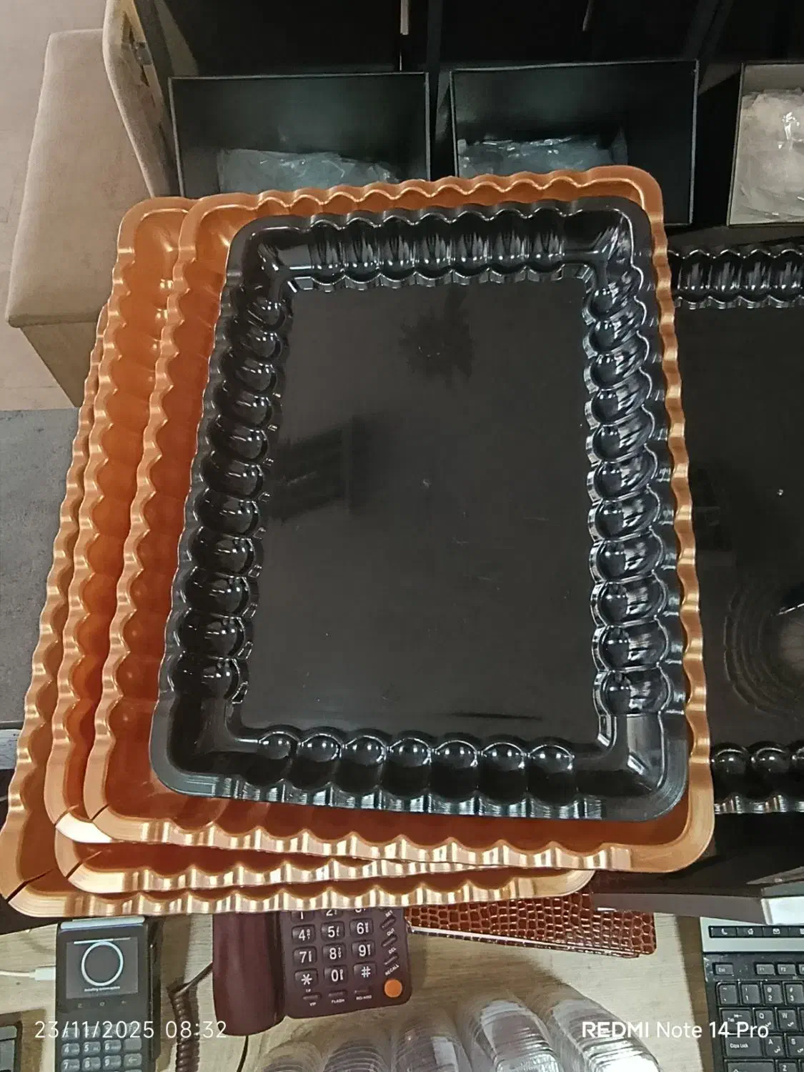 آف شب یلدا ظروف پلاستیکی یکبار مصرف|ظروف نگهدارنده، پلاستیکی، یک‌بارمصرف|کرمان, |دیوار