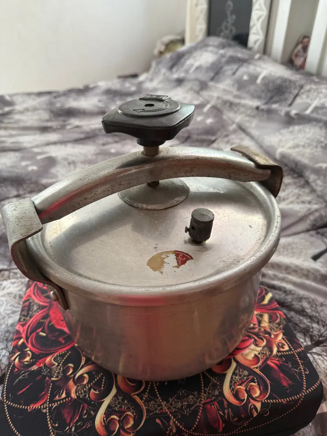 زودپز|ظروف پختوپز|رشت, چله خانه|دیوار