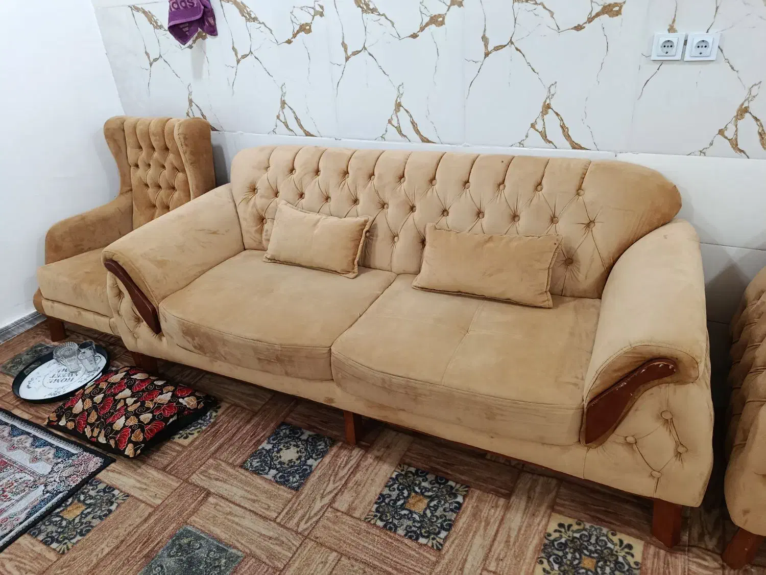 مبل ۷ نفره در حد نو|مبلمان خانگی و میز عسلی|آغاجاری, |دیوار