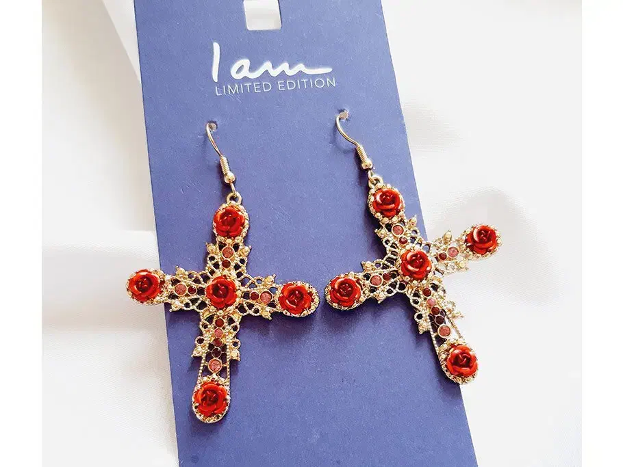 گوشواره آویز بلند صلیب گل رز دار چند رنگ رویایی|بدلیجات|اراک, |دیوار