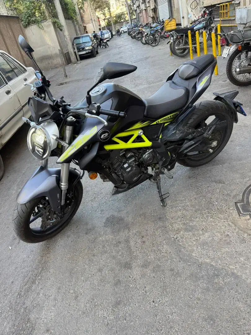 QJ srk 300 cc 1392 بیمه نه ماه سند به نام خودم|موتورسیکلت|مشهد, احمدآباد|دیوار