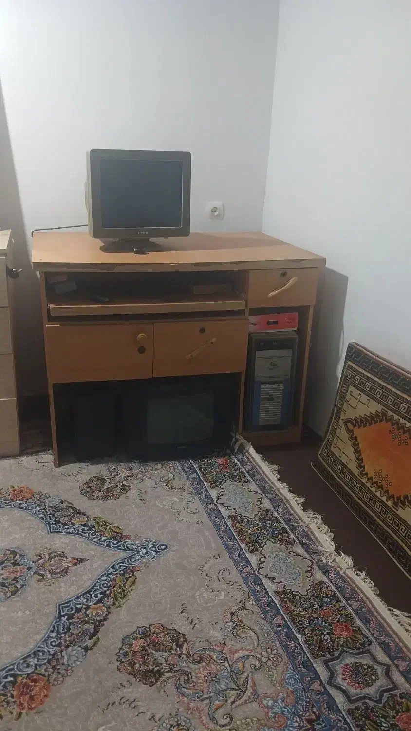 میز کامپیوتر سالم|میز تحریر و کامپیوتر|رودبنه, |دیوار