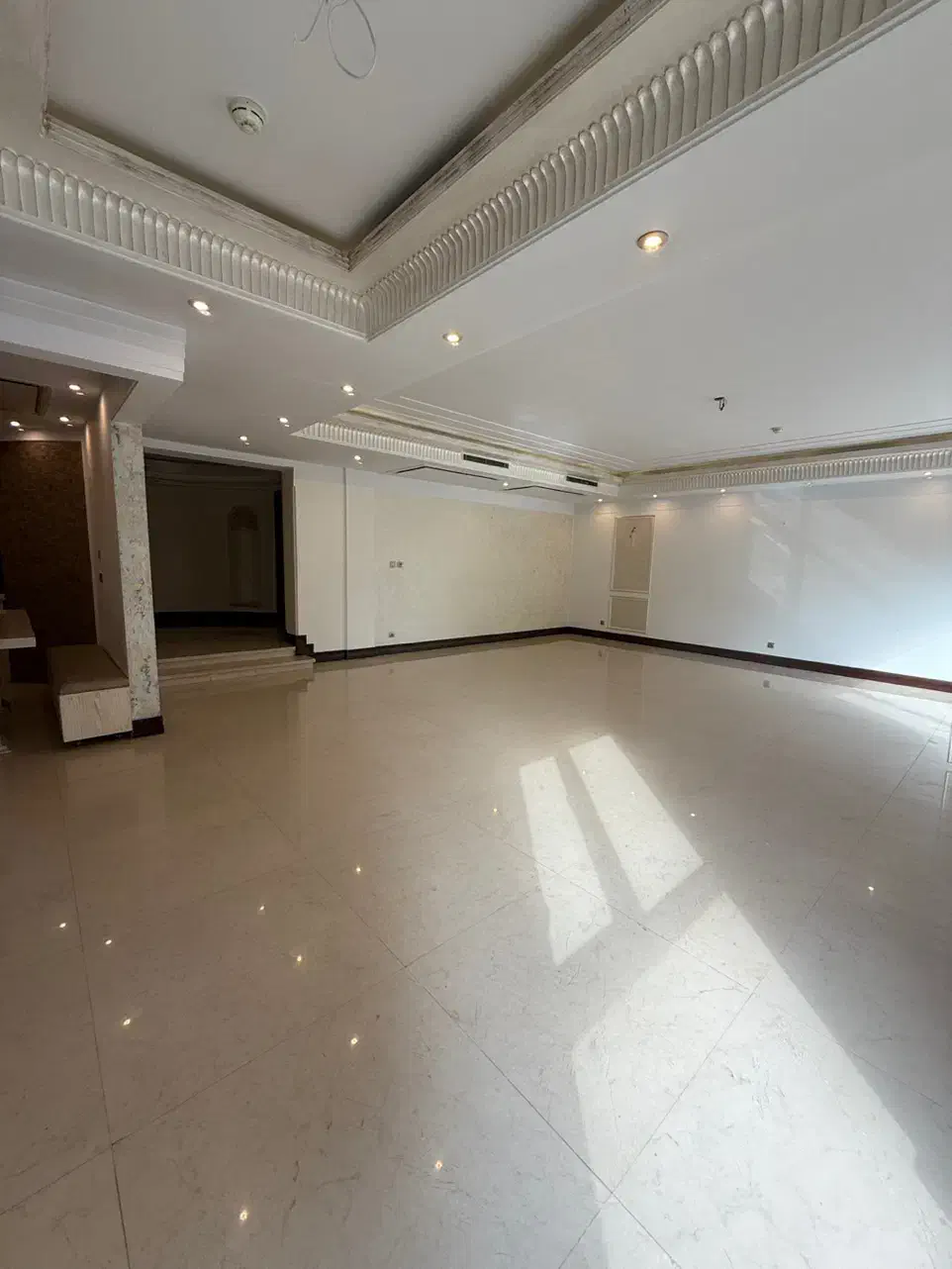 زعفرانیه ۲۳۰ متر آپارتمان لوکس