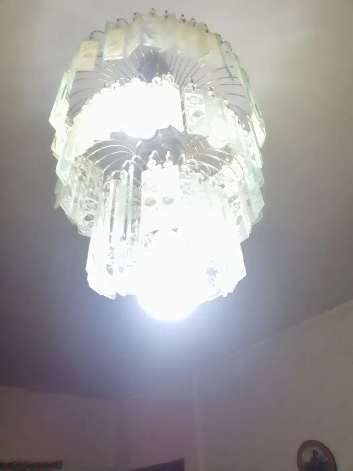 لوستر شیشه ای سالم سالم|لوستر و چراغ آویز|رشت, پیرکلاچای|دیوار