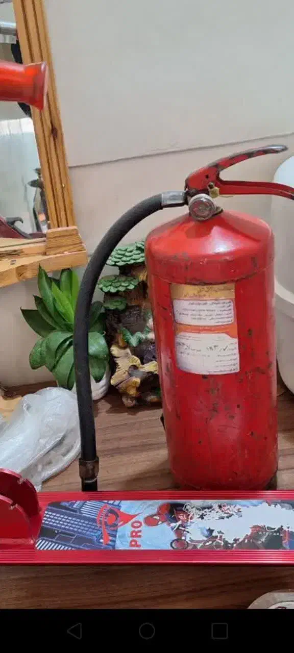 رادیاتور، پتک، کپسول آتش‌نشانی،حمل کننده نوزاد|حراج|فولادشهر, B4|دیوار