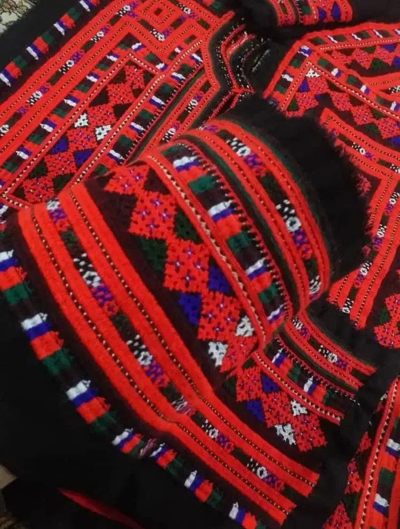 دمن دوچ|لباس|سراوان, |دیوار