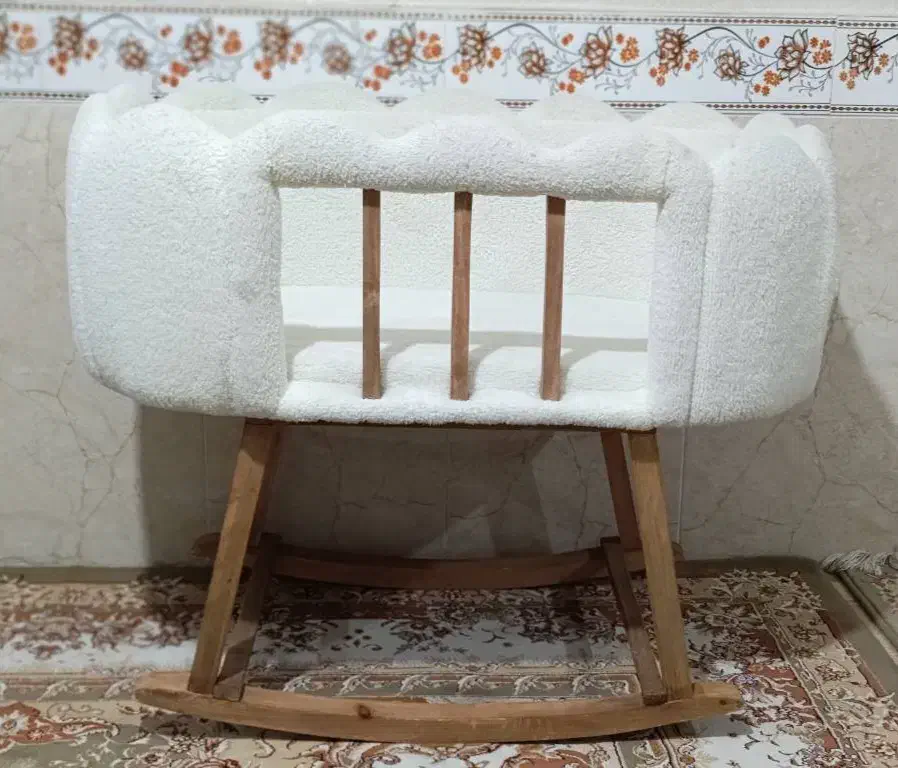 تخت کودک|تخت و صندلی بچه|ری, علایین|دیوار