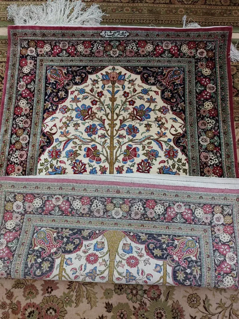 قالیچه ابریشم بافت قم سال۱۳۷۲|تابلو فرش|اصفهان, باغ زرشک|دیوار