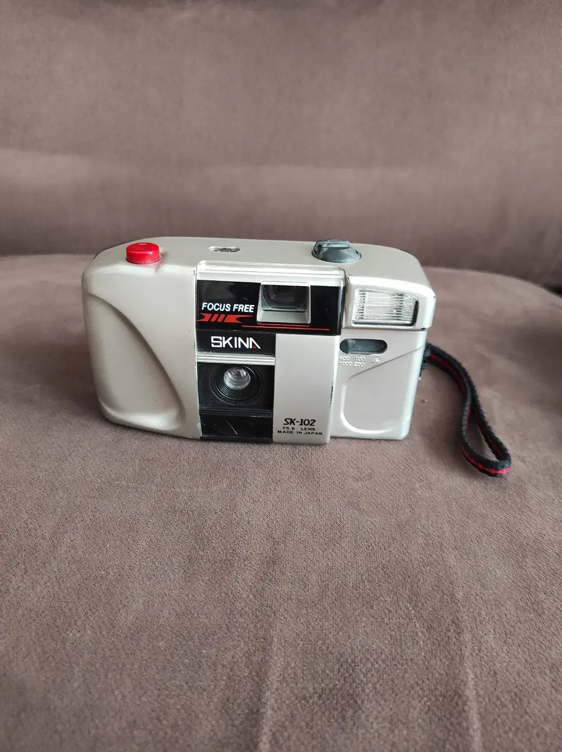 دوربین قدیمی و کلکسیونی فروشی|کلکسیون اشیاء عتیقه|آبیک, |دیوار