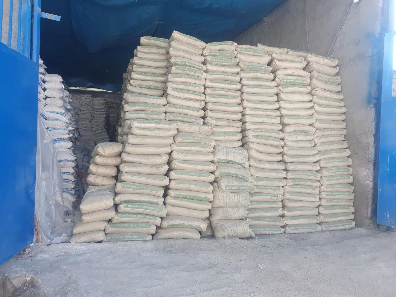 استخدام کارگر مصالح ساختمانی|استخدام معماری، عمران و ساختمانی|دینور, |دیوار