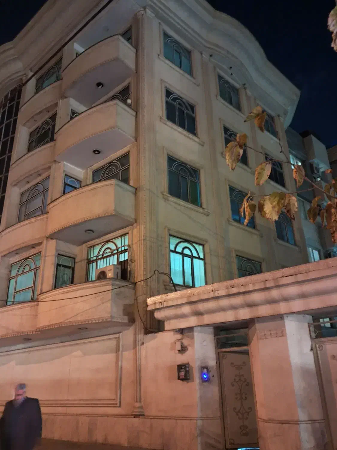 آپارتمان ۱۲۰متری.طبقه۳،فاقدآسانسور،نبش ادیب۹|اجارهٔ آپارتمان|مشهد, ولیعصر (شهرک غرب)|دیوار