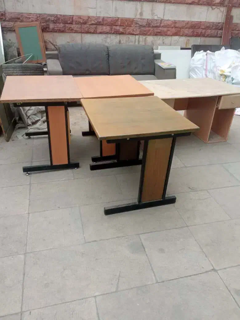 تعدادی میز تحریر اداری|میز تحریر و کامپیوتر|تهران, محمودیه|دیوار