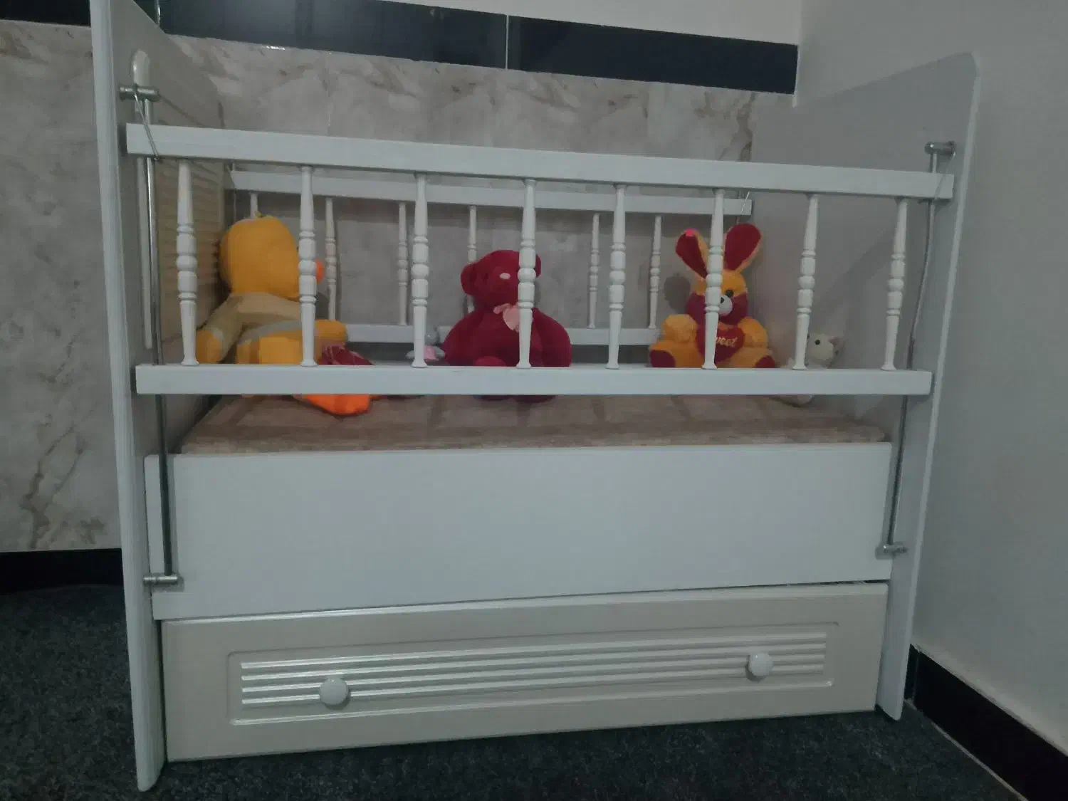 گهواره|تخت و صندلی بچه|مریوان, |دیوار