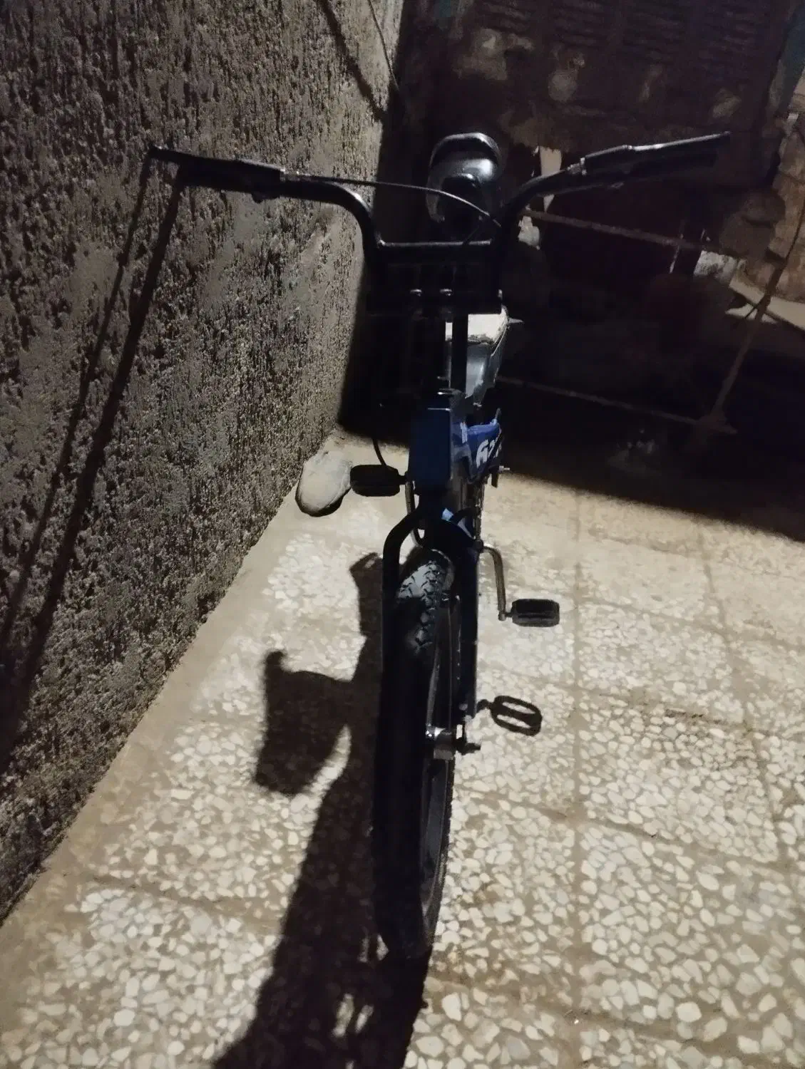 دوچرخه|دوچرخه، اسکیت، اسکوتر|زهک, |دیوار