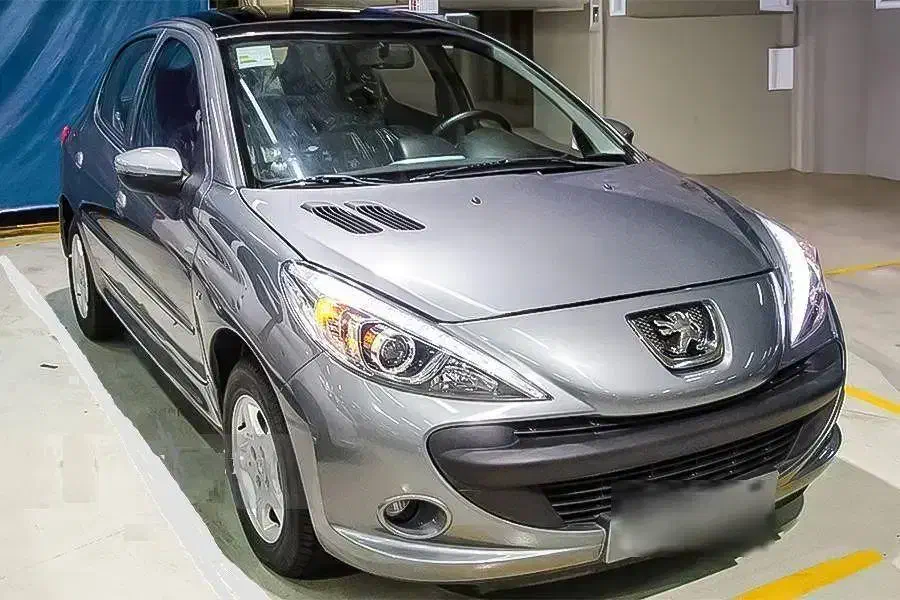 207 اتوماتیک سقف شیشه ای / تیتانیوم|خودرو سواری و وانت|شیراز, شهرک ایثار|دیوار