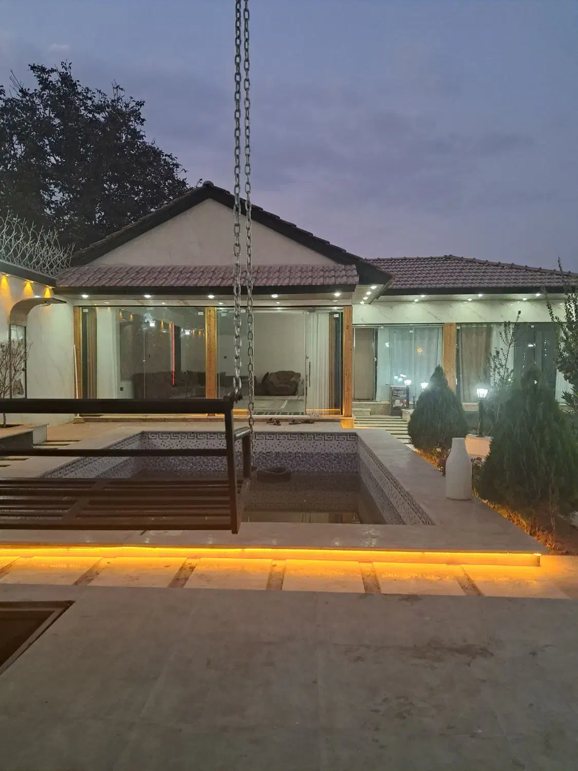 ویلا ۴۰۰ متری اجاره ای|اجارهٔ کوتاه‌مدت ویلا و باغ|فلاورجان, |دیوار