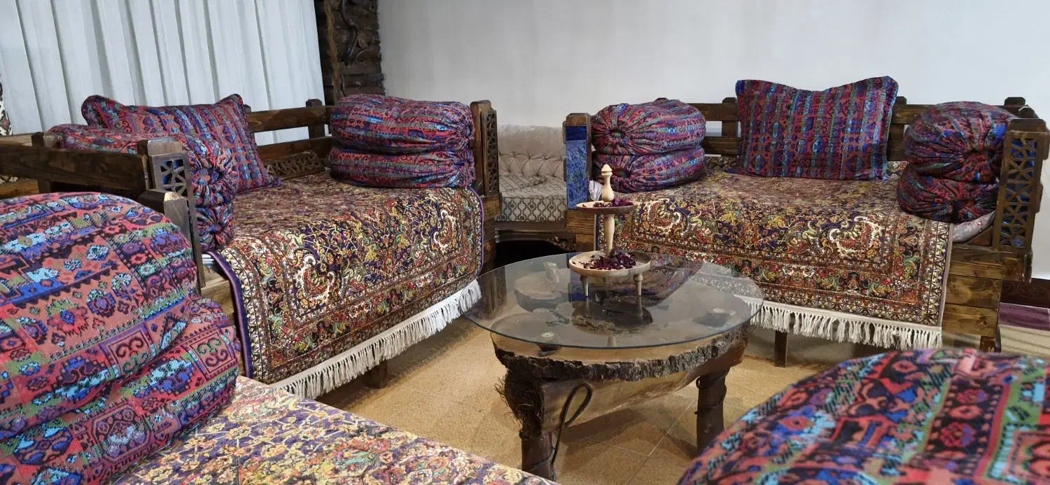 ۳ عدد تخت سنتی ۳ نفره|مبلمان خانگی و میز عسلی|قرچک, زیبا شهر|دیوار