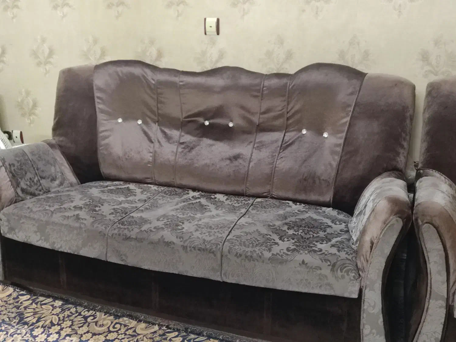 مبل راحتی هفت نفره، میز عسلی و چهار جلو مبلی نو|مبلمان خانگی و میز عسلی|تهران, علی‌آباد|دیوار