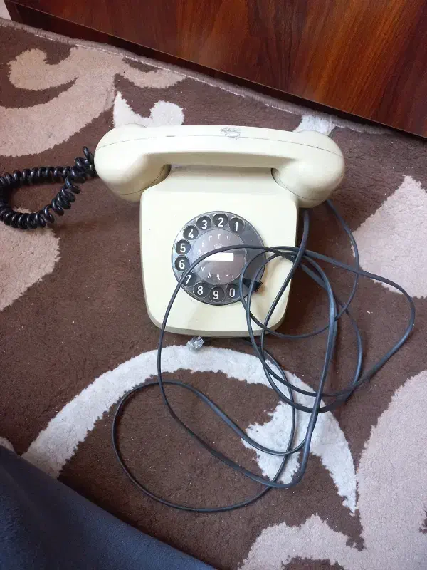 تلفن رومیزی قدیمی|کلکسیون و سرگرمی|تهران, جوادیه تهرانپارس|دیوار