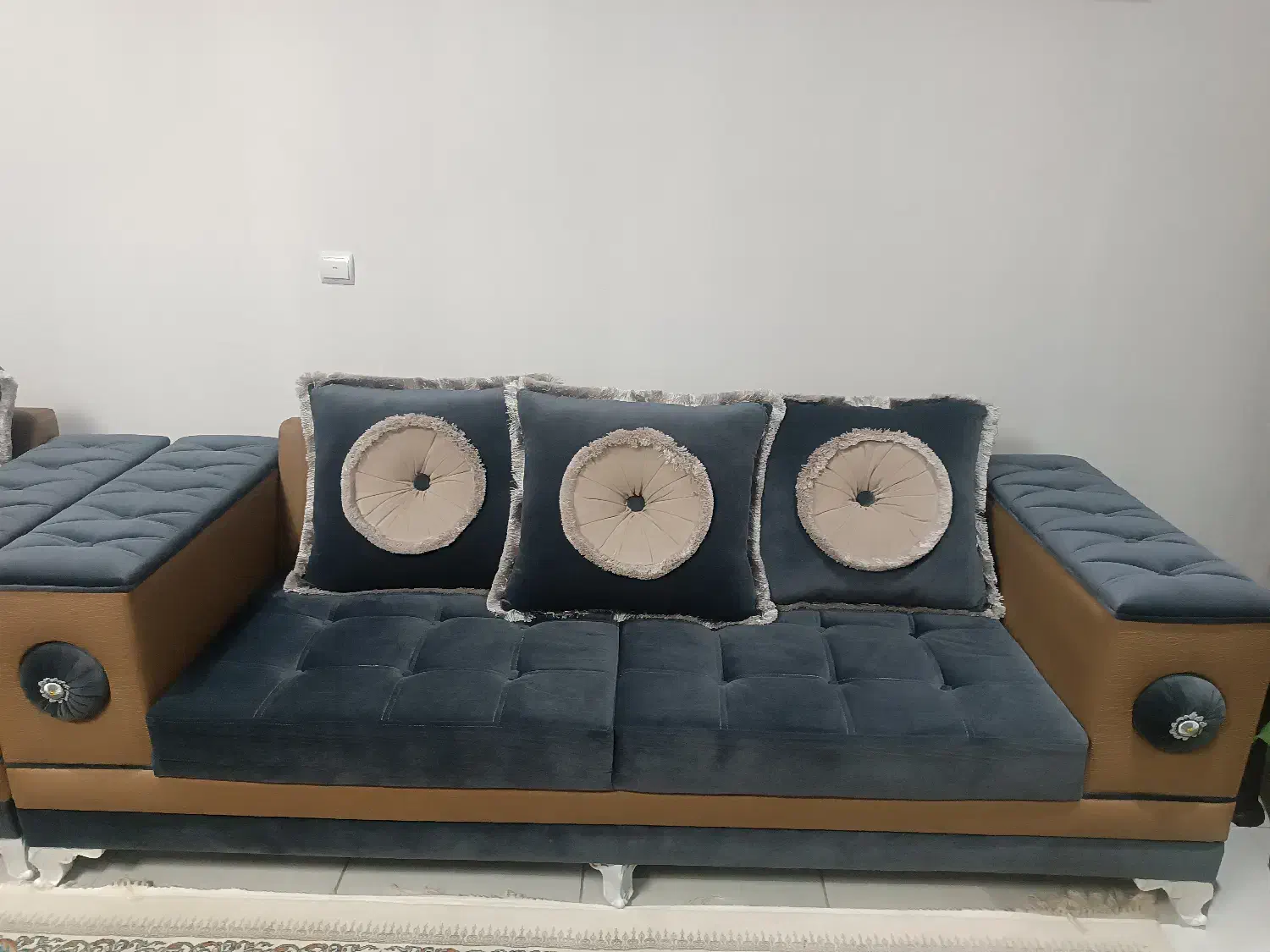 مبل کاملا نو کلاسیک سفارشی|مبلمان خانگی و میز عسلی|مشگین شهر, |دیوار