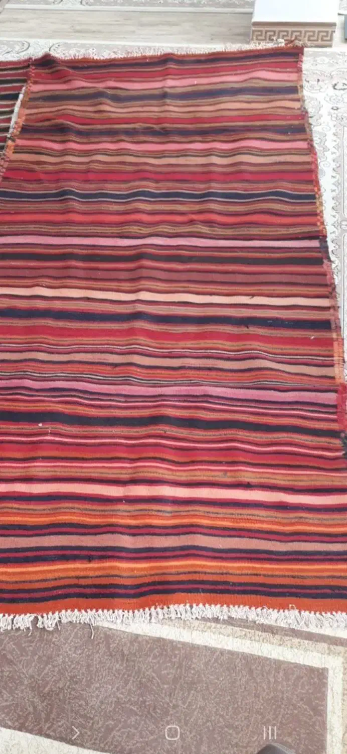 تعدادی لوازم منزل فروشی|فرش|اسفراین, |دیوار