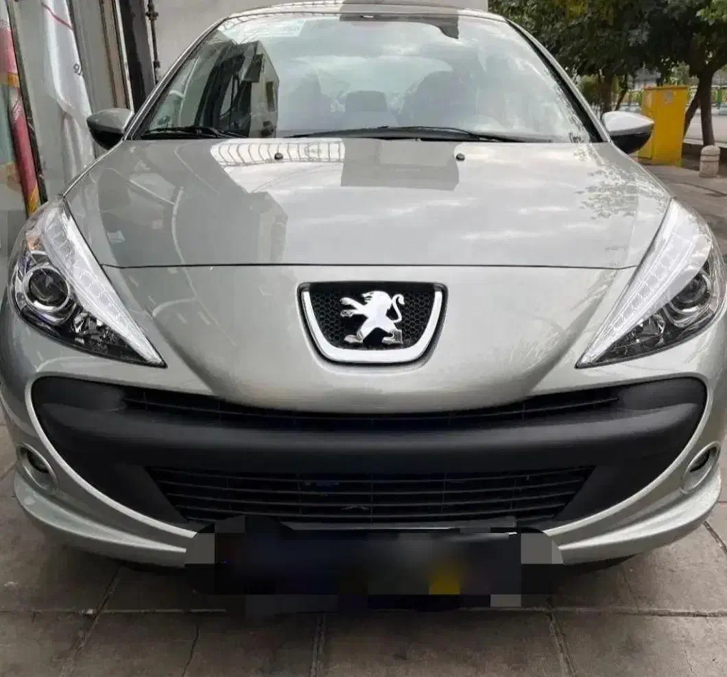 پژو ۲۰۷ پانا.دنده.تیتانیوم مدل ۱۴۰۴|خودرو سواری و وانت|شیراز, انجیره|دیوار