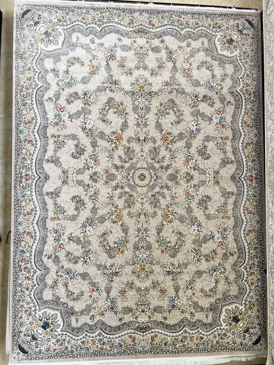 تعدادی فرش ۹متری ۱۲۰۰شانه تراکم ۳۶۰۰زیر قیمتی|فرش|تهران, شهرک استقلال|دیوار