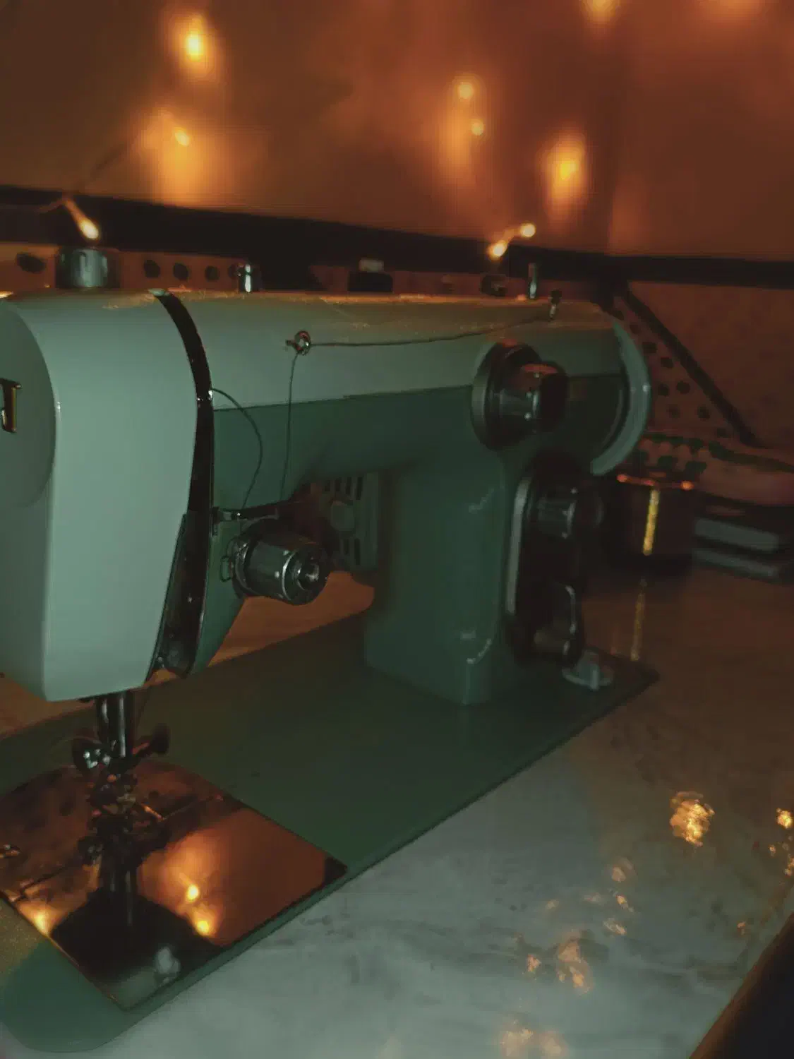 چرخ خیاطی+میز و ترانس اشانتیون|لوازم خیاطی و بافتنی|بندرعباس, |دیوار