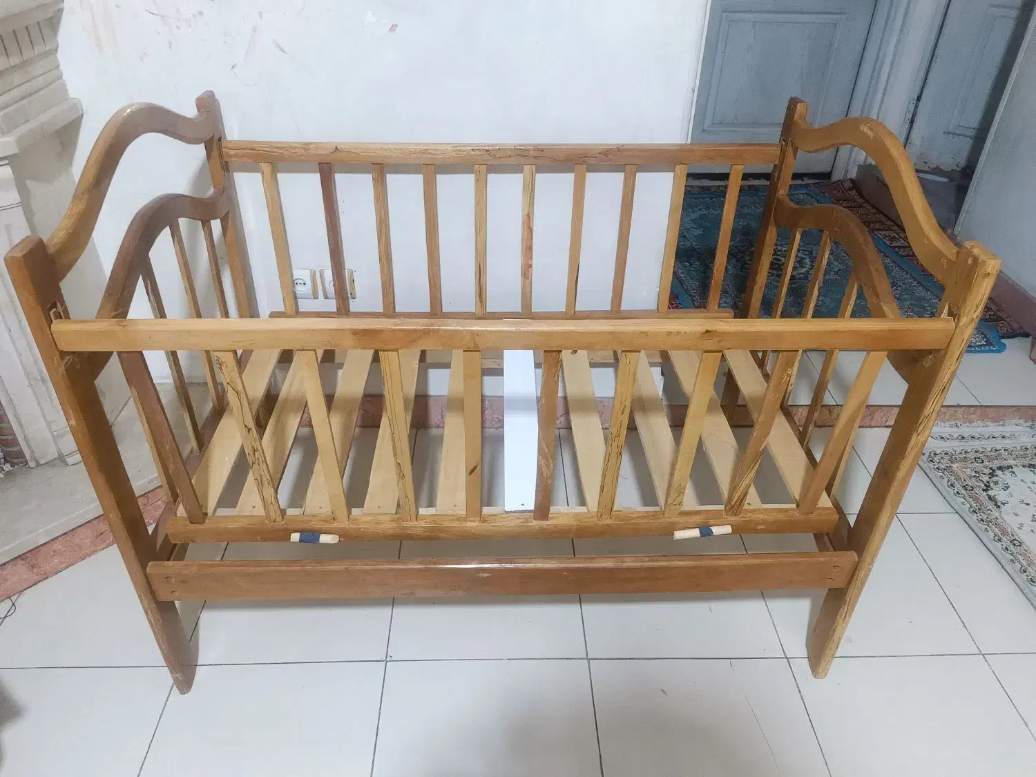 تخت گهواره شو بچه|تخت و صندلی بچه|باقرشهر, |دیوار