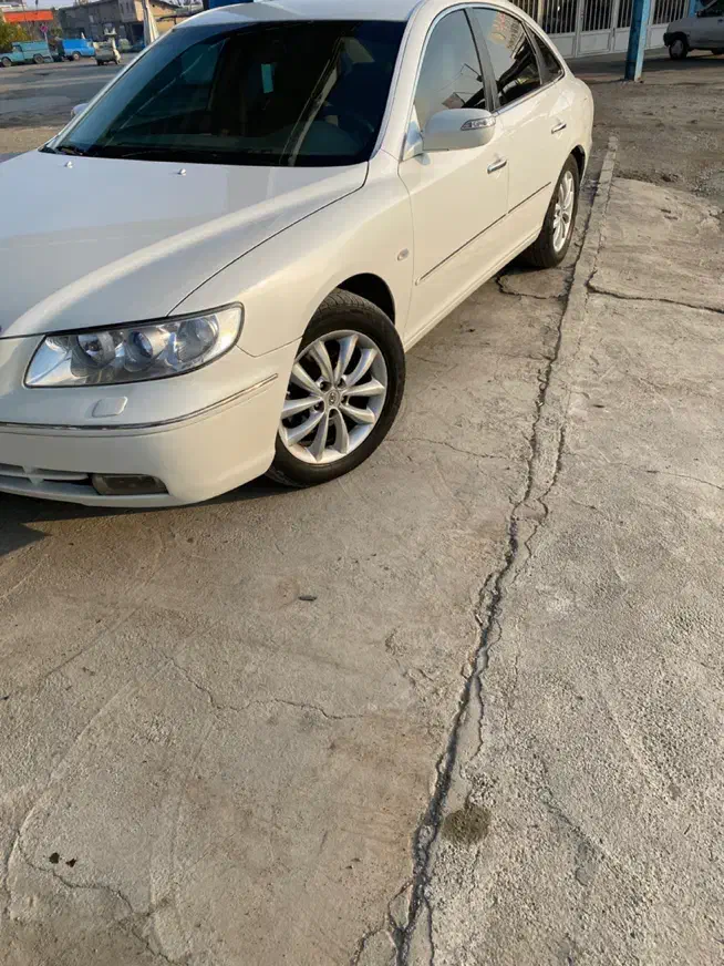 ازرا ۲۰۰۸ سفید درحد کم کارکرد ماشین خانگی|خودرو سواری و وانت|ارومیه, |دیوار